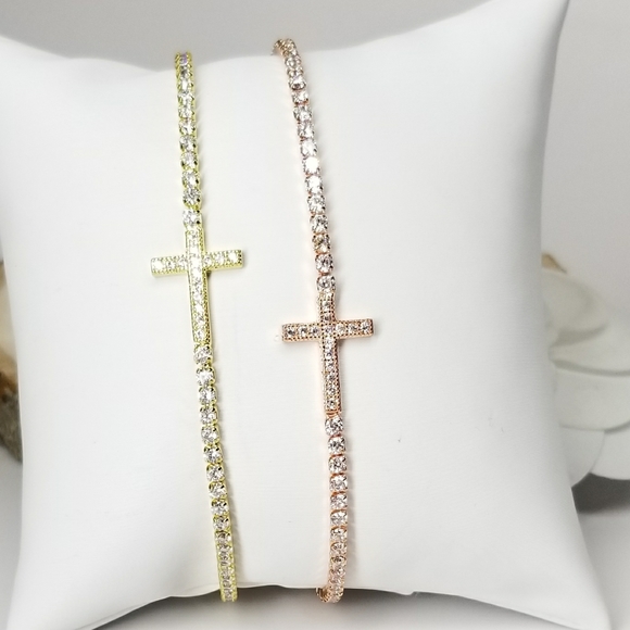 Jewelry - NEW in Gift Box Pave CZ Slider Tennis Bracelet NWT